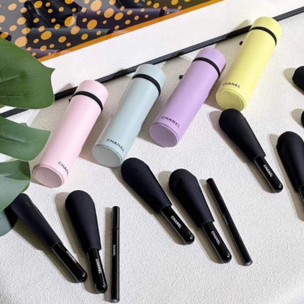 CHANEL Black Makeup Brush Trio with Pink Case